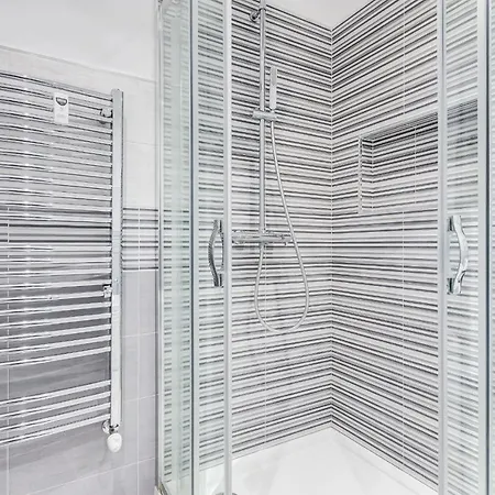 Joice Luxury Rom