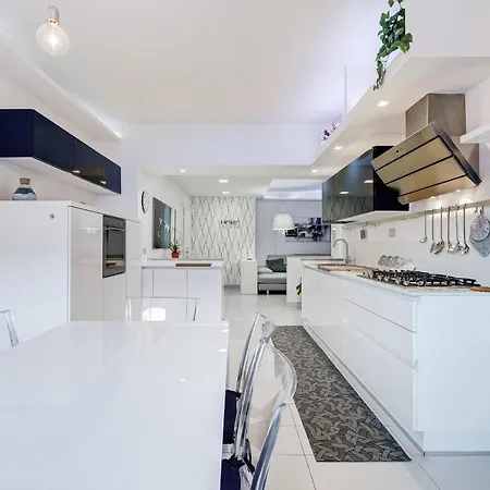 Joice Luxury Apartman *